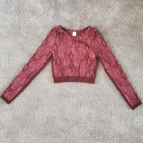 NWT Fabletics Kamila seamless top - Picture 2 of 3